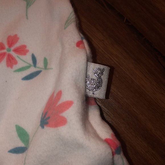 Baby girl long sleeved button up onesie - Picture 6 of 6